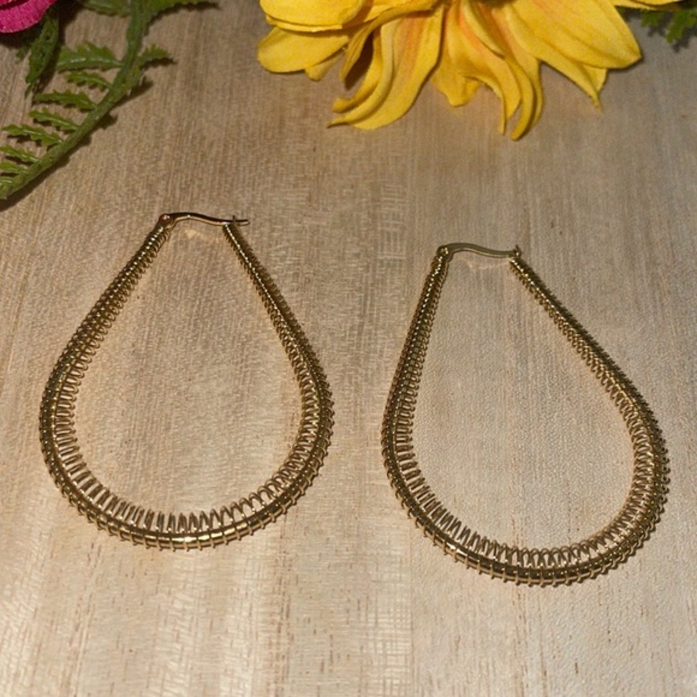 GOLDEN DROP RING Material: Stainless‎ steel
Earring: 50mm
